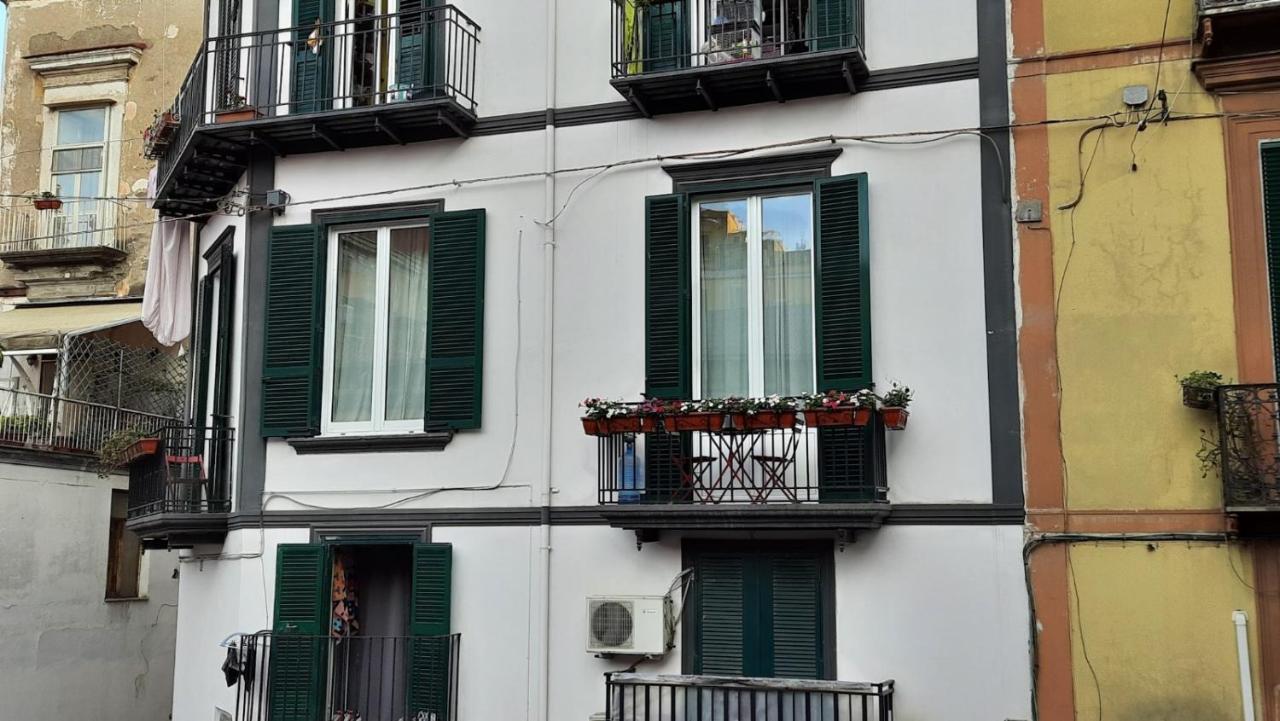 Palazzetto Di Neubourg Napels
